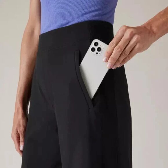 NWT Athleta Black Sz 0 Brooklyn Bermuda Shorts Featherweight Stretch - Picture 5 of 9